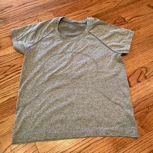 Lulu lemon size 6 gray workout top short sleeve